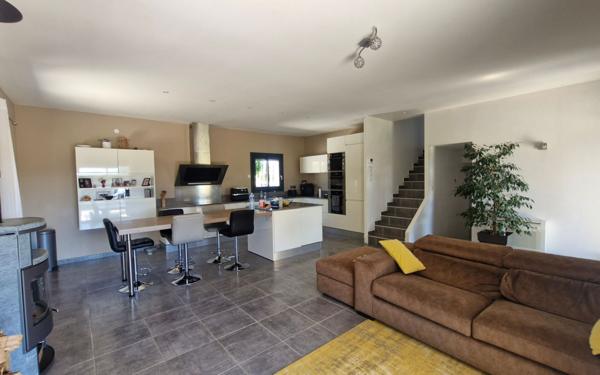 Maison à vendre    6 pièces •  Rochefort-du-Gard