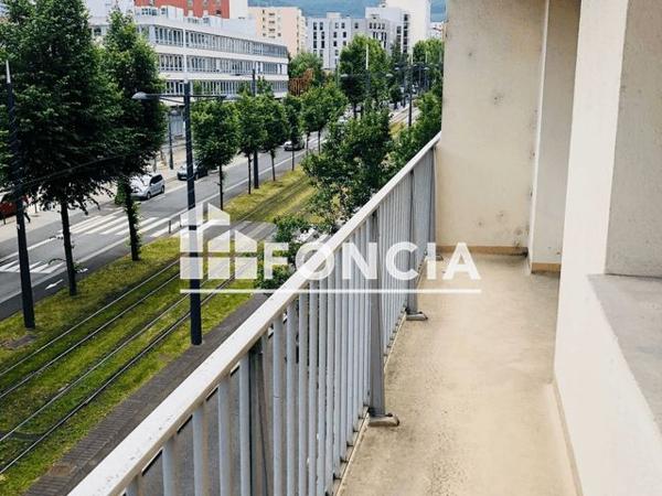 Location Appartement 2 pièces 46.93 m² - 38 RUE DES DRS CHARCOT Saint-etienne 42100