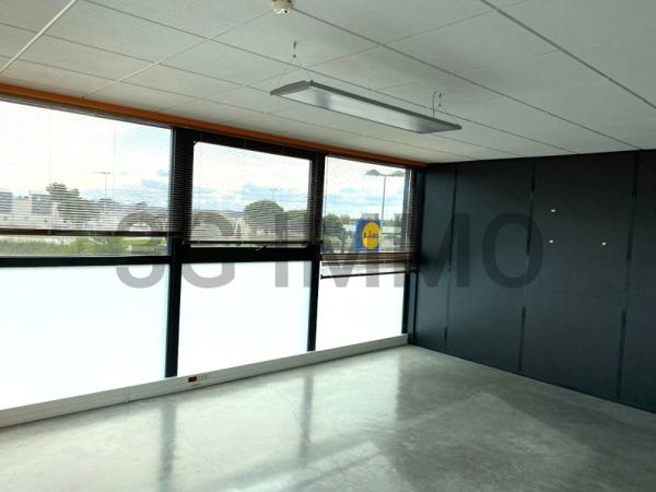 Location / Local Commercial