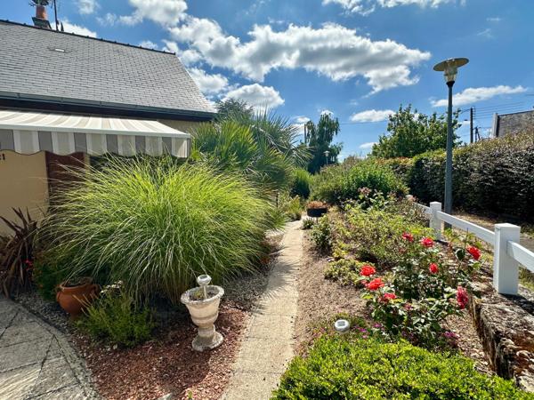 Maison à vendre 6 pièces - 3 chambres à Saumur,secteur Bagneux, vie de plein-pied avec véranda, sous-sol, jardin