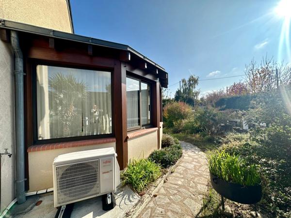 Maison à vendre 6 pièces - 3 chambres à Saumur,secteur Bagneux, vie de plein-pied avec véranda, sous-sol, jardin