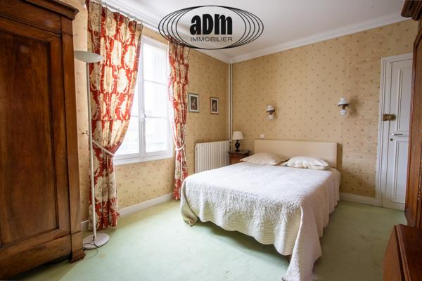 Maison
                                                                                                                                                                                                                                                                                                                        10 pièce(s)                                                                                                                                                                                                          6 chambre(s)                                                                                                                                                                                                          224  m²