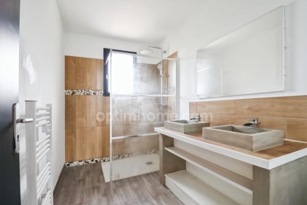 Maison entièrement rénovée sur deux niveaux indépendants de 129 m² - 6 pièces - 3 chambres sur terrain clos de 1744 m² - 87210 LE DORAT