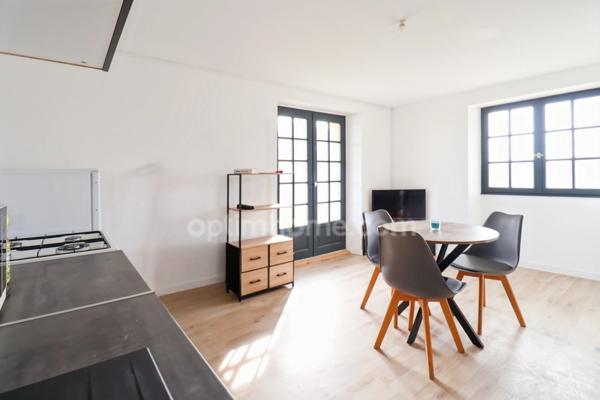 Maison entièrement rénovée sur deux niveaux indépendants de 129 m² - 6 pièces - 3 chambres sur terrain clos de 1744 m² - 87210 LE DORAT