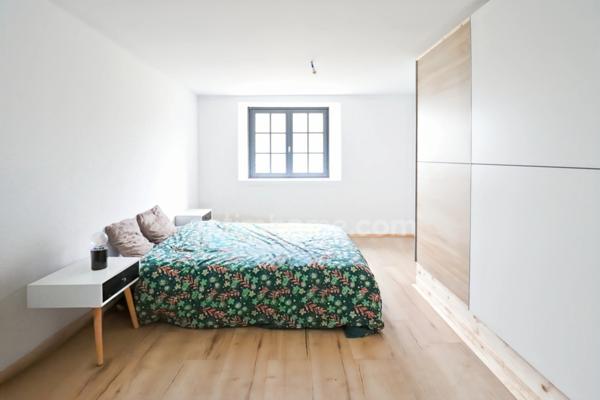 Maison entièrement rénovée sur deux niveaux indépendants de 129 m² - 6 pièces - 3 chambres sur terrain clos de 1744 m² - 87210 LE DORAT