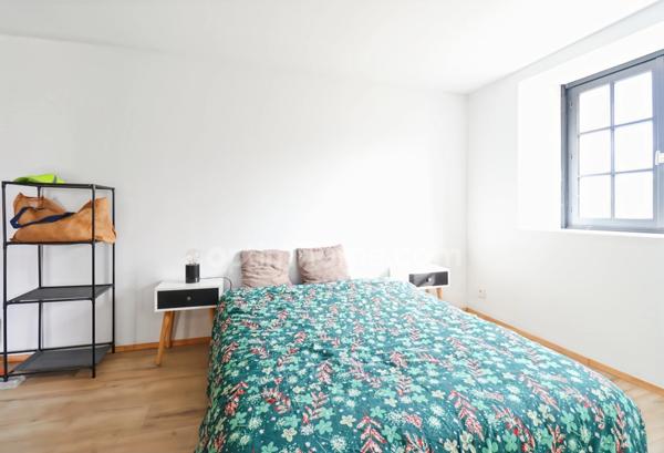 Maison entièrement rénovée sur deux niveaux indépendants de 129 m² - 6 pièces - 3 chambres sur terrain clos de 1744 m² - 87210 LE DORAT