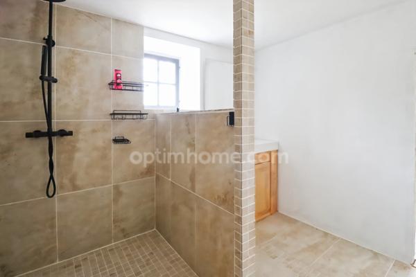 Maison entièrement rénovée sur deux niveaux indépendants de 129 m² - 6 pièces - 3 chambres sur terrain clos de 1744 m² - 87210 LE DORAT