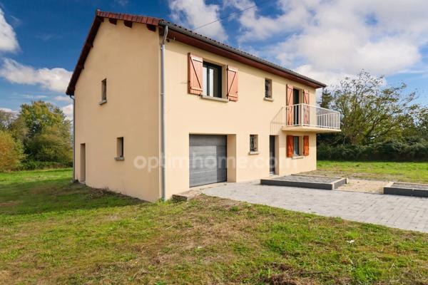 Maison entièrement rénovée sur deux niveaux indépendants de 129 m² - 6 pièces - 3 chambres sur terrain clos de 1744 m² - 87210 LE DORAT