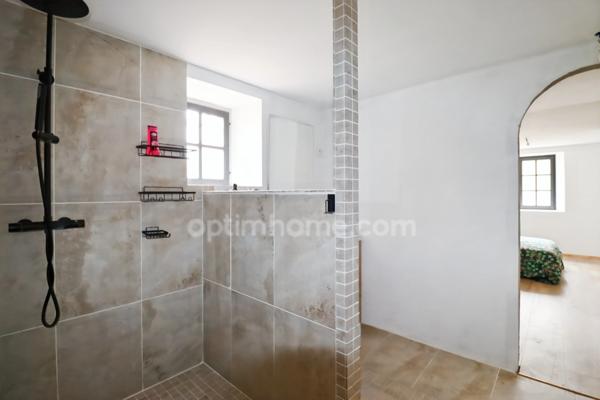 Maison entièrement rénovée sur deux niveaux indépendants de 129 m² - 6 pièces - 3 chambres sur terrain clos de 1744 m² - 87210 LE DORAT