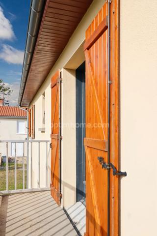 Maison entièrement rénovée sur deux niveaux indépendants de 129 m² - 6 pièces - 3 chambres sur terrain clos de 1744 m² - 87210 LE DORAT