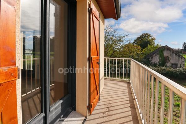 Maison entièrement rénovée sur deux niveaux indépendants de 129 m² - 6 pièces - 3 chambres sur terrain clos de 1744 m² - 87210 LE DORAT