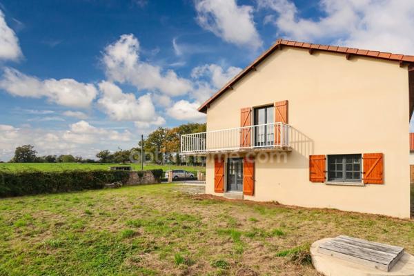 Maison entièrement rénovée sur deux niveaux indépendants de 129 m² - 6 pièces - 3 chambres sur terrain clos de 1744 m² - 87210 LE DORAT