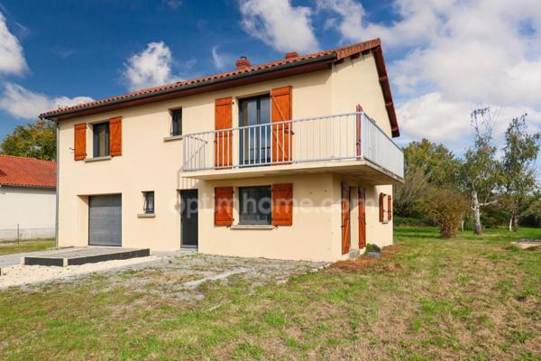Maison entièrement rénovée sur deux niveaux indépendants de 129 m² - 6 pièces - 3 chambres sur terrain clos de 1744 m² - 87210 LE DORAT