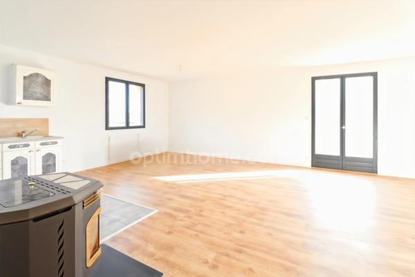 Maison entièrement rénovée sur deux niveaux indépendants de 129 m² - 6 pièces - 3 chambres sur terrain clos de 1744 m² - 87210 LE DORAT