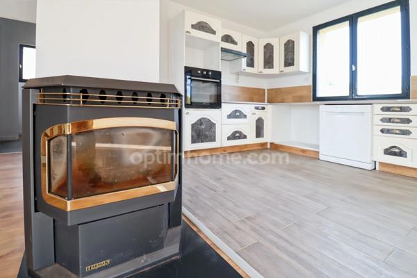 Maison entièrement rénovée sur deux niveaux indépendants de 129 m² - 6 pièces - 3 chambres sur terrain clos de 1744 m² - 87210 LE DORAT