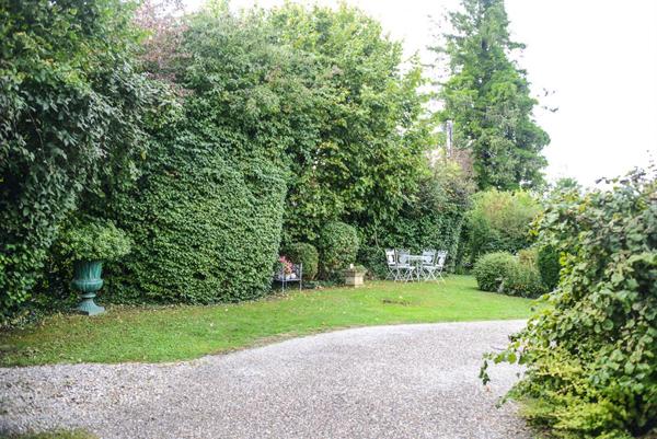 Rixheim, magnifique maison de maître de 245 m2, entièrement rénovée, sur un parc de 1600 m2