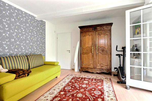 Rixheim, magnifique maison de maître de 245 m2, entièrement rénovée, sur un parc de 1600 m2