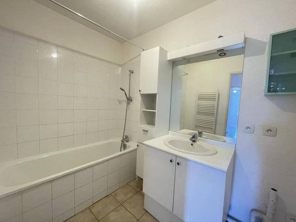 Appartement 3 pièces                                        - 38100 Grenoble Réf : 5322