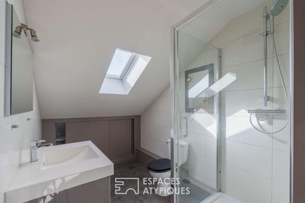 Maison de ville à réinventer avec jardin intimiste et piscine