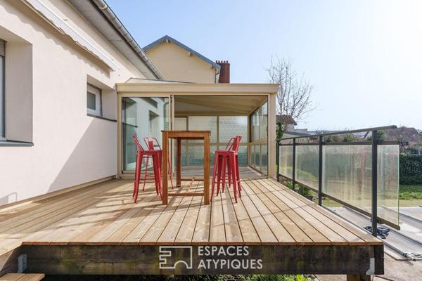 Maison de ville à réinventer avec jardin intimiste et piscine