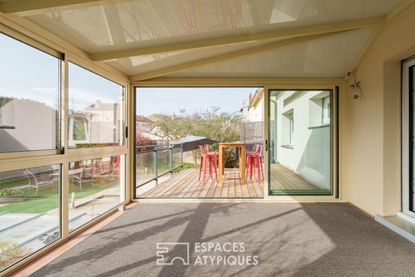 Maison de ville à réinventer avec jardin intimiste et piscine