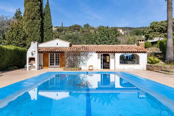 Domaine d’Exception à Plan-de-la-Tour – Propriété Unique sur 11 487 m² : 4 Villas, Parc Arboré, Piscines, Spa,