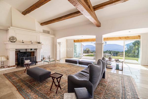 Domaine d’Exception à Plan-de-la-Tour – Propriété Unique sur 11 487 m² : 4 Villas, Parc Arboré, Piscines, Spa,
