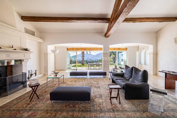 Domaine d’Exception à Plan-de-la-Tour – Propriété Unique sur 11 487 m² : 4 Villas, Parc Arboré, Piscines, Spa,