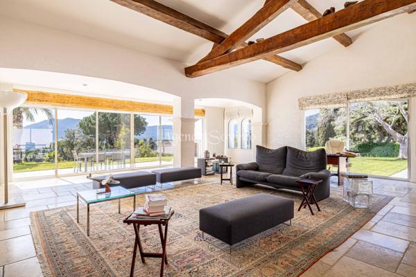 Domaine d’Exception à Plan-de-la-Tour – Propriété Unique sur 11 487 m² : 4 Villas, Parc Arboré, Piscines, Spa,