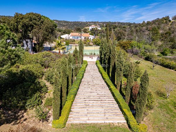 Domaine d’Exception à Plan-de-la-Tour – Propriété Unique sur 11 487 m² : 4 Villas, Parc Arboré, Piscines, Spa,