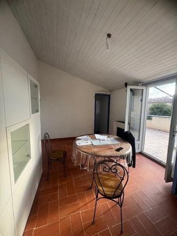 PROCHE LIMOUX 8KM-ENSEMBLE IMMOBILIER STUDIO ET APPARTEMENT AVEC TERRASSE