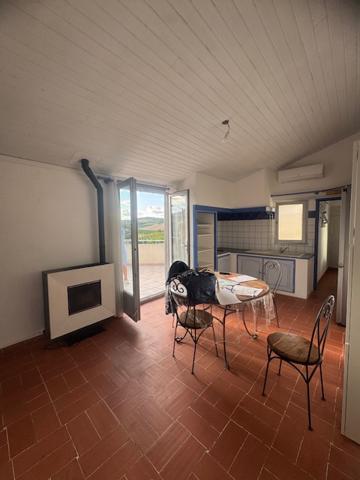 PROCHE LIMOUX 8KM-ENSEMBLE IMMOBILIER STUDIO ET APPARTEMENT AVEC TERRASSE