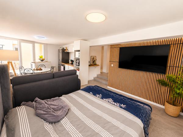 PROCHE LIMOUX 8KM-ENSEMBLE IMMOBILIER STUDIO ET APPARTEMENT AVEC TERRASSE