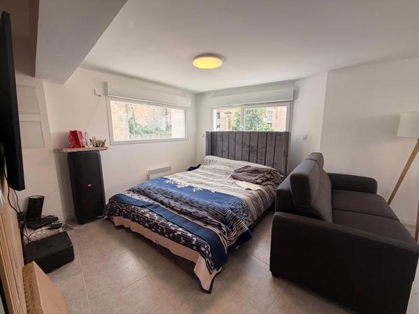 PROCHE LIMOUX 8KM-ENSEMBLE IMMOBILIER STUDIO ET APPARTEMENT AVEC TERRASSE