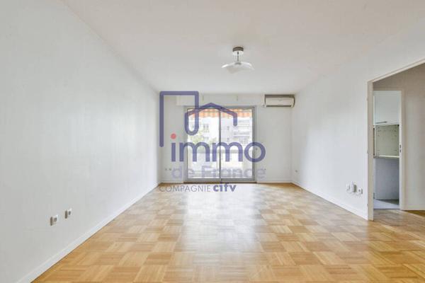 Appartement 2 pièces                                        - 69006 Lyon 6e  Arrondissement Réf : 21662