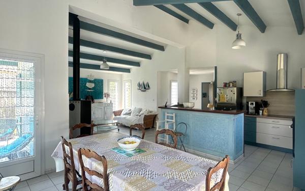 Maison à vendre    6 pièces •  Saint-Georges-d'Oléron