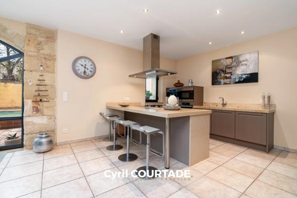 Beauvoisin, Dpt Gard (30), Maison en pierre de 236m² avec dépendance et piscine - Jardin de 247m²