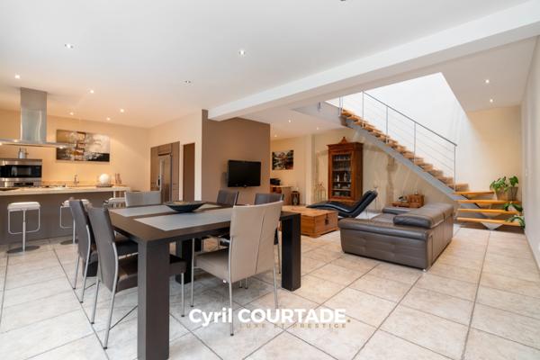 Beauvoisin, Dpt Gard (30), Maison en pierre de 236m² avec dépendance et piscine - Jardin de 247m²