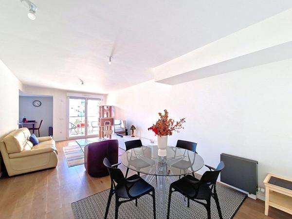 3P lumineux 2024, vue Tour Eiffel, balcon+parking