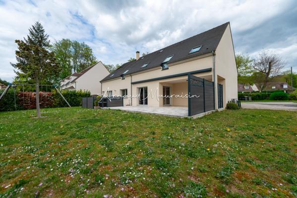 Maison récente lumineuse avec de beaux volumes
