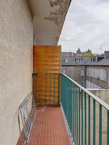 A vendre PAU Centre-ville Studio de 17.74 m² avec balcon et cave
