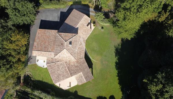 SAINTES - Belle propriété familiale de 186m² sur 2800m² de terrain arboré