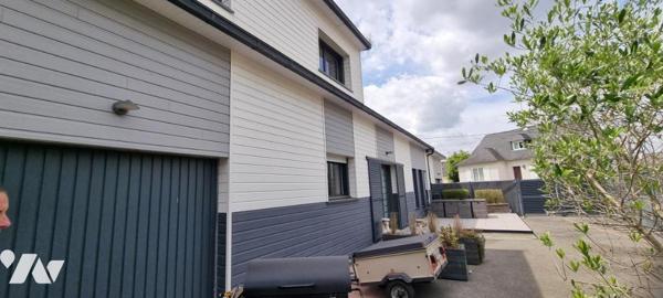 LA GUERCHE DE BGNE - Centre ville - Maison récente avec cour-garage