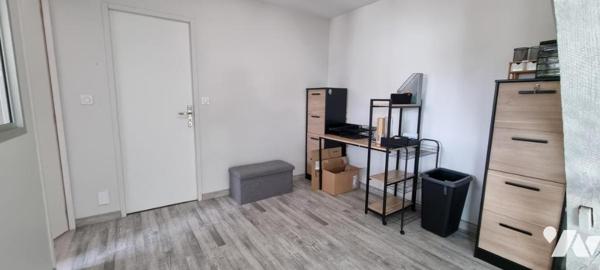 LA GUERCHE DE BGNE - Centre ville - Maison récente avec cour-garage