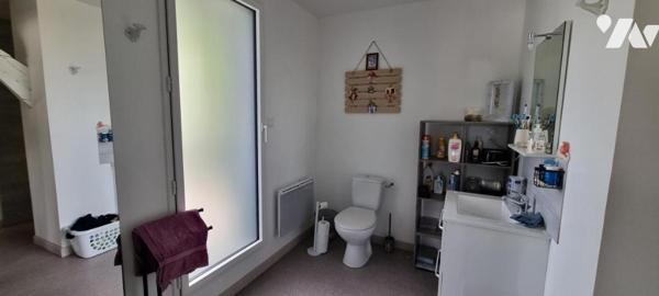 LA GUERCHE DE BGNE - Centre ville - Maison récente avec cour-garage