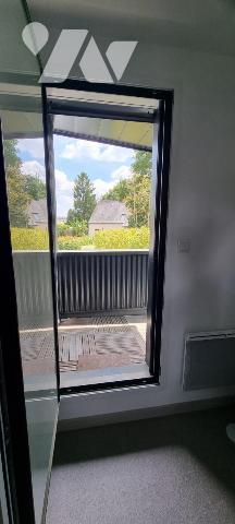 LA GUERCHE DE BGNE - Centre ville - Maison récente avec cour-garage