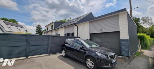 LA GUERCHE DE BGNE - Centre ville - Maison récente avec cour-garage