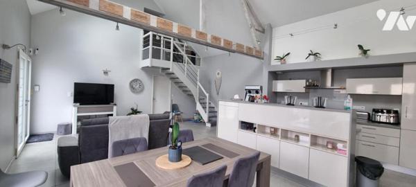 LA GUERCHE DE BGNE - Centre ville - Maison récente avec cour-garage