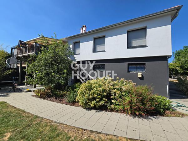 Maison Guélange 4 pièce(s) 150 m2