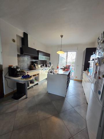 Maison Guélange 4 pièce(s) 150 m2